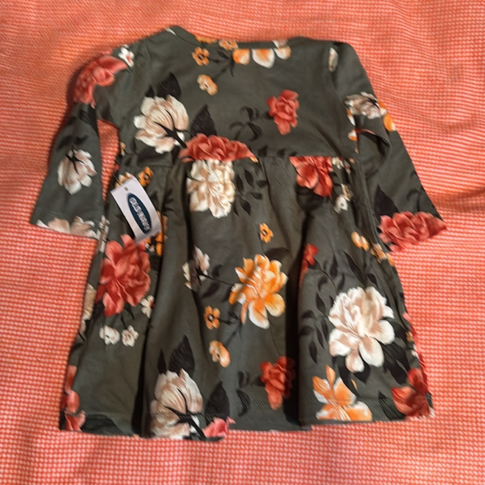 Old Navy Floral Baby Dresses Set - Picture 5 of 5